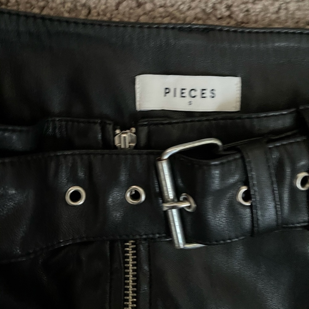 Leather skirt from Asos - Picture 6 of 7